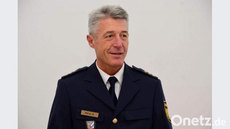 Klaus Müller, Leiter der Polizeiinspektion Weiden, erinnert sich im Interview an die vergangenen 25 Jahre der ehrenamtlichen Sicherheitswacht in Weiden, die die Polizei bei ihrer Arbeit unterstützt. Bild: Petra Hartl