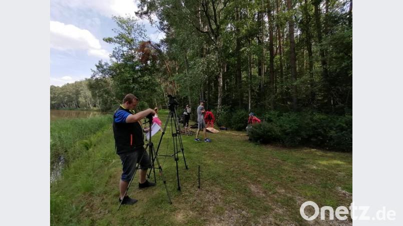 Mit Spaß und Abstand setzten die Vilsecker Lolamannen ihr Ersatz-Theater &quot;Camping ist lustig&quot; in Szene. Bild: Stadtbühne Lolamannen Vilseck e.V.