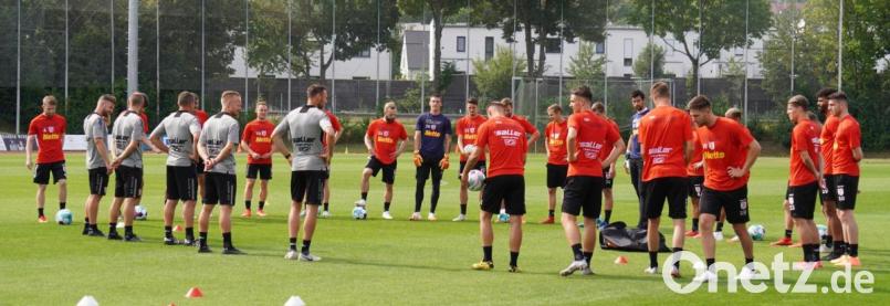 Seit Sonntag bereitet sich der SSV Jahn Regensburg wieder auf die neue Spielzeit in der 2. Bundesliga vor. Die erste Einheit am Vormittag dauerte am Trainingsgelände am Kaulbachweg rund 90 Minuten. Bild: Liedl/SSV Jahn