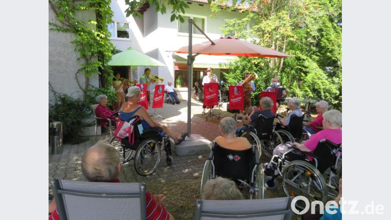 Die Waldnaabtaler Bauernmuse mit (von links) Angela Schramek, Harald Faltenbacher, Michael Erfurt, Helmut Kutz und Sebastian Grünbauer. Bild: adj