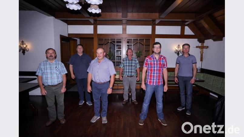 Neu gewählt wurde das Vorstandsteam der Jagdgenossen. Im Bild (von links) Vitus Schönberger, Bürgermeister Christian Ziegler, Albert Hausmann, Martin Schönberger, Jagdvorstand Markus Schwarz und Gerhard Flierl. Bild: nib
