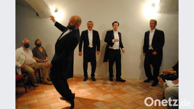 Solche Tanzeinlagen hoben die Stimmung beim Publikum. Bild: gge