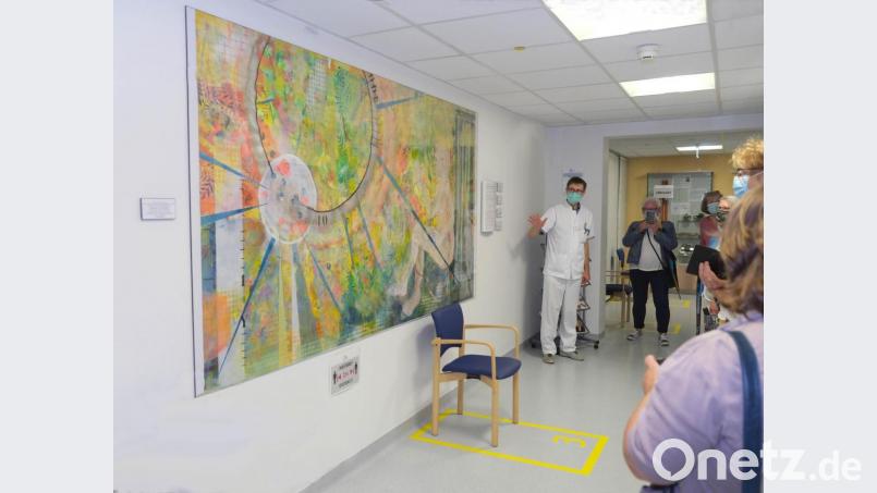 Die Bilder, die während des Kunstprojekts entstanden waren, sind jetzt in der Klinik für Strahlentherapie zu sehen. Bild:  Klinikum/Dietl