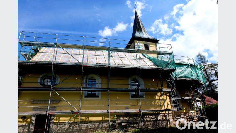Der derzeitige Baustand der Sanierungsarbeiten an der St. Nikolauskirche. Es fehlt nur noch die Neueindeckung des Gotteshauses. Bild: le