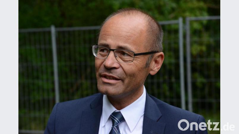 Erst vor Kurzem wurde Alfred Scheidler zum Leitenden Regierungsdirektor in Neustadt befördert. Der Bericht sorgte für Verwirrung, da Scheidler zwei Landräte zu vertreten scheint. Doch der Teufel steckt im Detail der Bezeichnungen. Bild: Petra Hartl