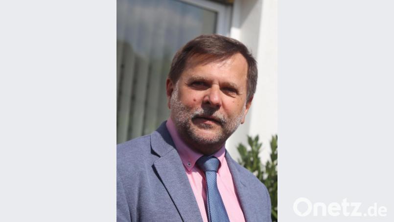 Zweiter Bürgermeister Günter Koller brachte in seinem Grußwort die Freude zum Ausdruck, dass der Verein mit der neuen Fachstelle in der Stadt Sulzbach-Rosenberg geblieben ist. Bild: mfh