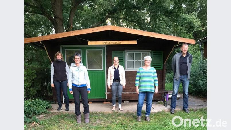 In die Zukunft gehen die Hundefreunde mit dem Vorstand (von links) Birgit Schönberger (zweite Vorsitzende), Patricia Lindner (Schriftführerin), Tina Rebhan (Kassenwartin), Ulrike Niemetz (Vorsitzende) und Volker Herdam (Ausbildungswart).