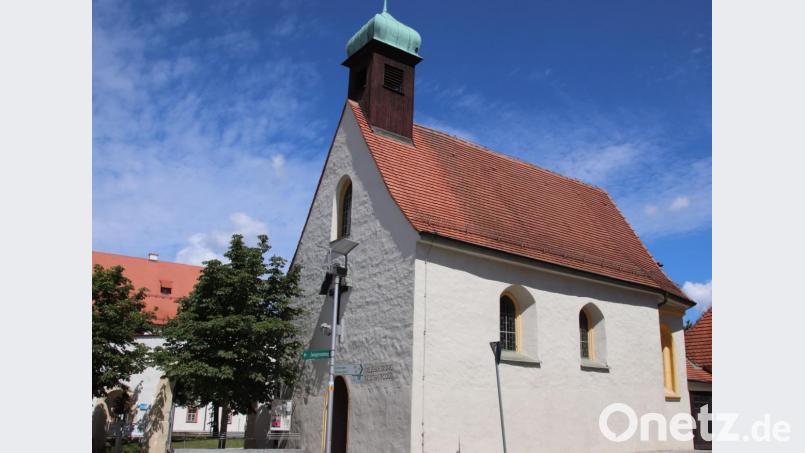 Dach und Dachgestühl der evangelischen .Laurentiuskirche in Nabburg bräuchten eine umfassende Sanierung. Insgesamt benötigt die Kirchengemeinde 160 000 Euro, um die Sanierung zu finanzieren. Bild: Thomas Dobler