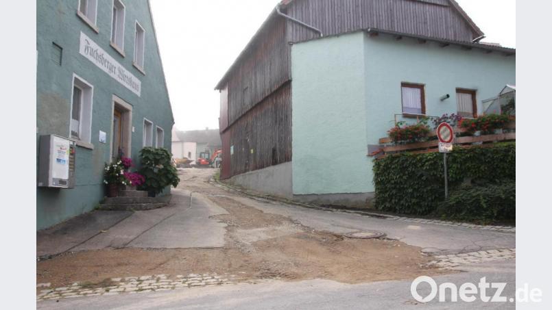 &quot;Desolat&quot;, so ist in der Sitzung des Teunzer Gemeinderats der Zustand der Wirtsgasse in Fuchsberg beschrieben worden. Nun ist im Zuge des Kanalbaus ein Komplettausbau auf den Weg gebracht. Bild: frd