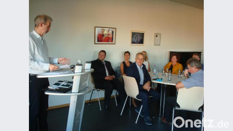 Historiker Manfred Knedlik bei seinem Vortrag. Bild: wmr