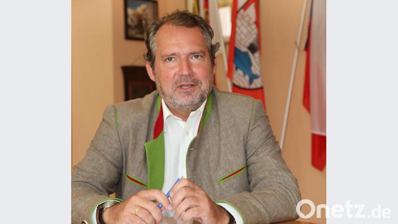 Seit 100 Tagen im Amt: Frank Zeitler (CSU), der neue Bürgermeister von Nabburg, hier in seinem Amtszimmer. Bild: Gerhard Götz