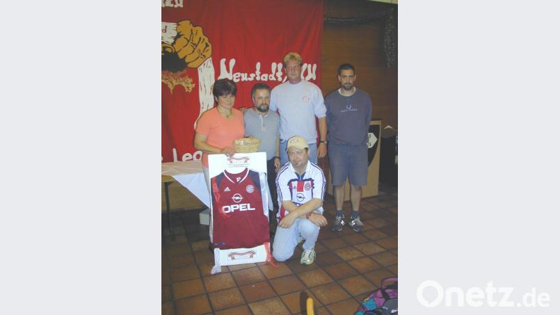 Jedes Jahr gab es beim traditionellem Sommerfest ein signiertes Bayerntrikot zu gewinnen Bild: adj