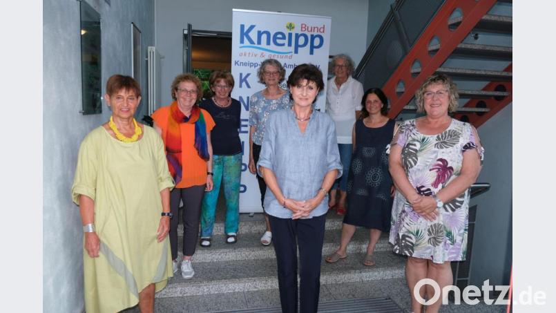 Nur einstimmige Ergebnisse gab es bei der Wahl des Vorstands des Kneipp-Vereins. Vorne von links Vorsitzende Evelin Hensel, Schatzmeisterin Liane Reinwald und Schriftführerin Brigitta Hofmann. Dahinter die Beirätinnen Brigitte Netta und Ute Übler. In der dritten Reihe (von rechts) Beirätin Gitta Müller, Beirätin Monika Nast- Kessler und Kassenprüferin Martha Steinl. Auf dem Bild fehlen Zweite Vorsitzende Gisela Prüll und Kassenprüferin Rita Binder. Bild: usc