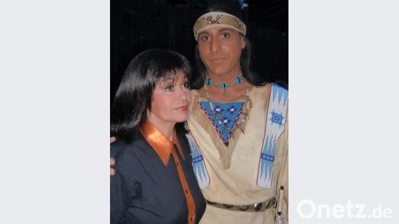 Marie Versini mit Winnetou-Darsteller Matthias M. als Stargast bei den Süddeutschen Karl-May-Festspielen. Archivbild: Kunz