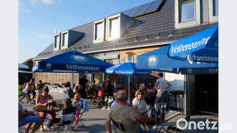 Das Bistro und die Sonnenterrasse des Hexenhäusl mit Blick zum Rußweiher ist ein Sehnsuchtsort vieler Erholungssuchender. Bild: do
