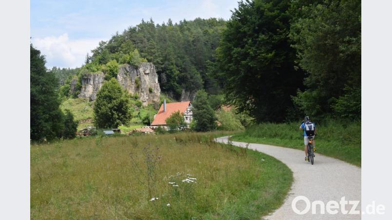 Fachwerk und Kalkfelsen: Zwei typische Charakteristika der Fränkischen Schweiz. Bild: Ernst Frischholz