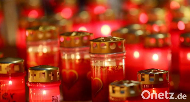 Kollegen , Freunde und Wegbegleiter trauern um Alexander Auer. Bild: Roland Weihrauch