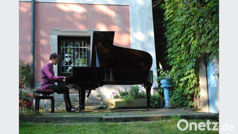 Vadim Chaimovich und der Steinway-Flügel - ein perfektes Bühnenbild Bild: gge