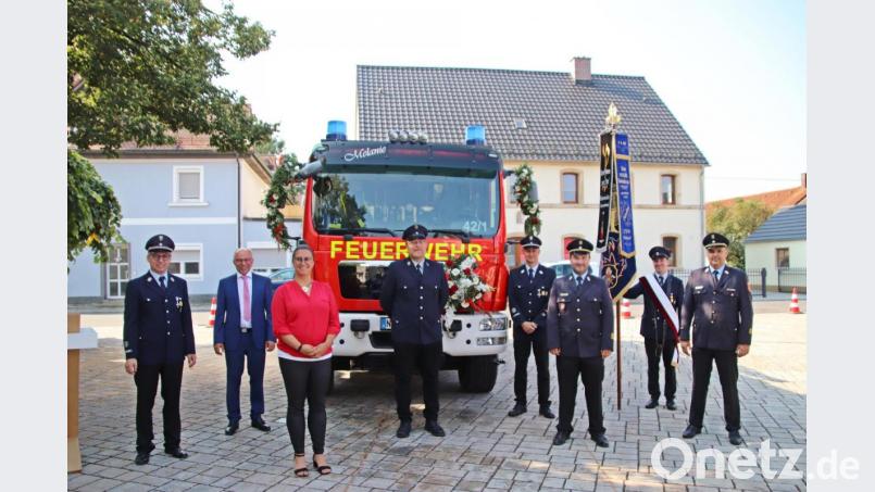 Am Ende wurde dann alles gut bei der Segnung des neuen HLF10 der Feuerwehr Schwarzenbach. Bild: jma