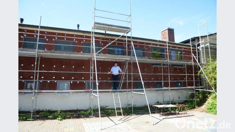 Die energetische Saneriung der Grundschule Luhe wird zurzeit im Bereich des Zwischenbaues fortgesetzt. Die Turnhalle und Aula sind bereits saniert. Bild: bey