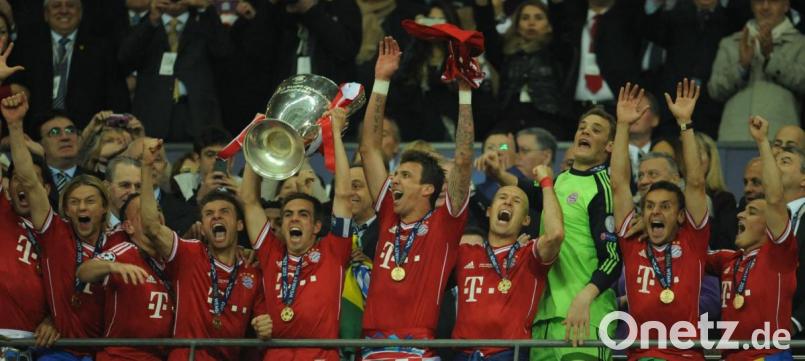 Die Spieler des FC Bayern wollen am 23. August wieder die Champions-League-Trophäe in den Lissaboner Nachthimmel recken. So wie zuletzt 2013 in London. Geht es nach den Trainern der Region, stehen die Chancen dazu beim Corona-Finalturnier nicht schlecht. Bild: Andreas Gebert/dpa