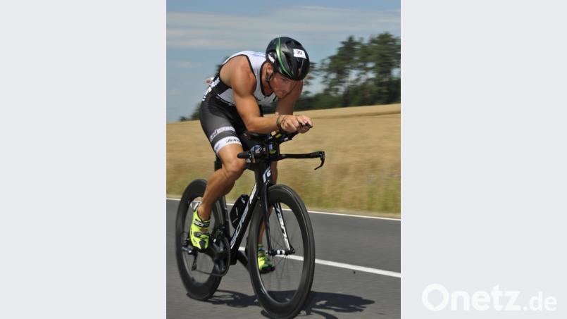 180 Kilometer radelt Martin Riedl für seinen Ironman durch die Oberpfalz. Die Hälfte davon muss er ganz alleine absolvieren. Bild: exb/Riedl
