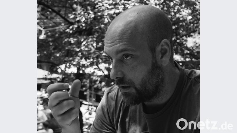 Verwandelt Alltags-Episoden in unterhaltsame Lektüre: Schauspieler, Kabarettist, Musiker, Schriftsteller und Biergartenphilosoph Stephan Zinner. Bild: Christoph Gremmer