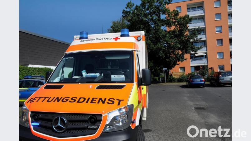 Die Rettungskräfte waren am Mittwochvormittag ins D-Programm ausgerückt. In einer Wohnung in einem Mehrparteienhaus in der Don-Bosco-Straße hatte eine Frau einen Topf Reis auf dem Herd vergessen und war ins Fitnessstudio gefahren. Bild: Stephan Huber