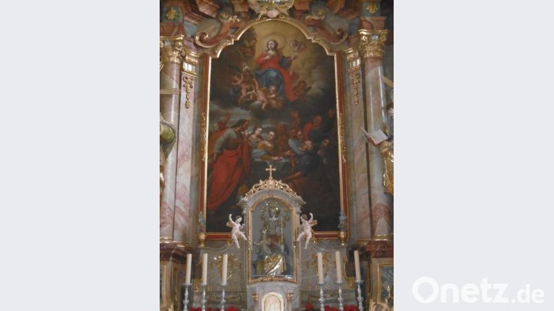 Die Aufnahme Mariens in den Himmel am Hochaltar der Frohnbergkirche. Bild: mma