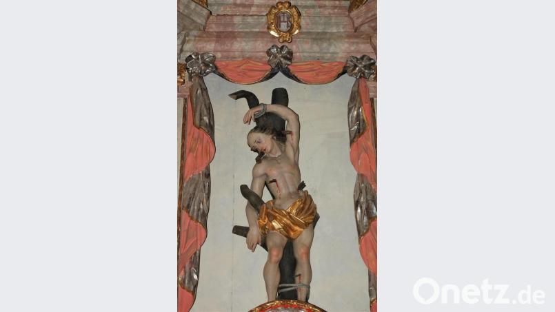 Der Heilige Sebastian erinnert an die Pest-Zeit und die vielen Toten in Grafenwöhr. Bild: rgr