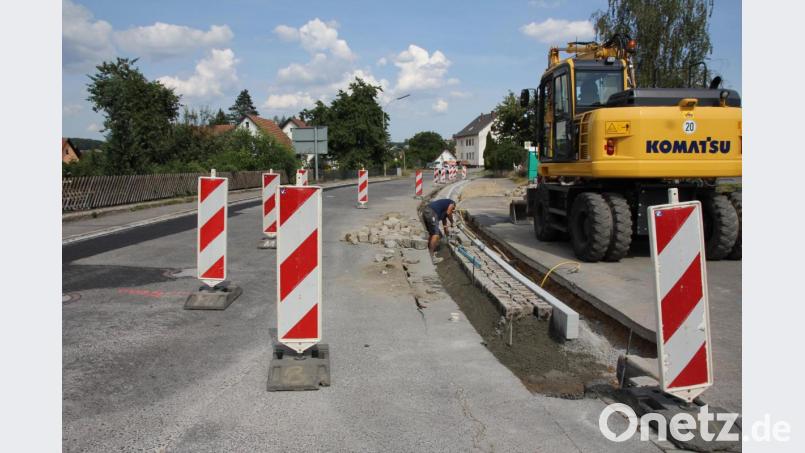 Baustelle in der Eigelsberger Straße: Die Verkehrsteilnehmer müssen in nächster Zeit Sperrungen in Kauf nehmen. Bild: frd