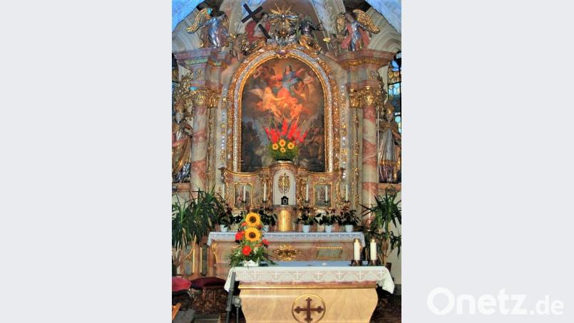 Der Hochaltar, der die Aufnahme Mariens in den Himmel zeigt. Bild: rgr