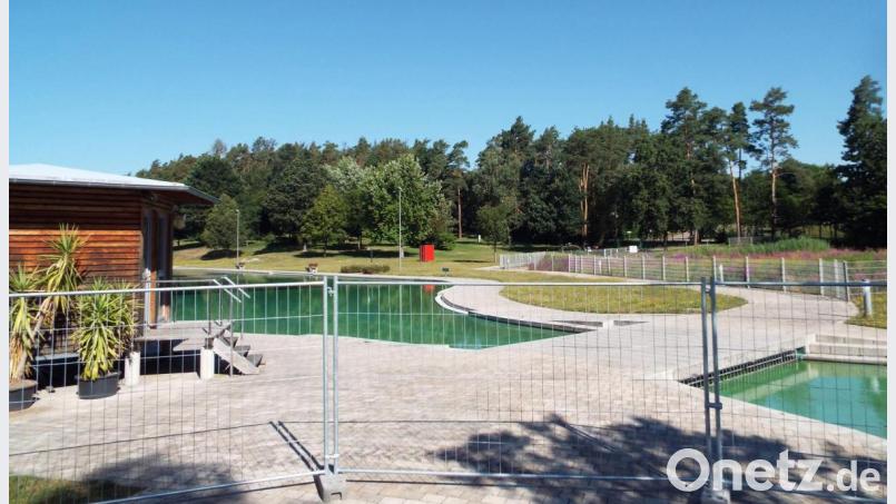 Ab Montag, 17. August, kann wieder im Schnaittenbacher Naturbad geplantscht werden. Das Problem mit dem Ersatz-Bademeister ist geklärt. Bild: e