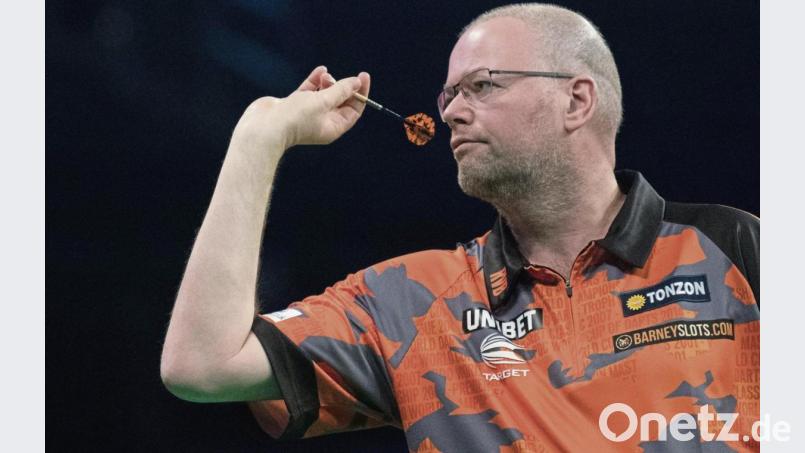 In Weiden mit dabei ist im nächsten Jahr der ehemalige Weltklassedarter Raymond van Barneveld. Bild: Jörg Carstensen/dpa