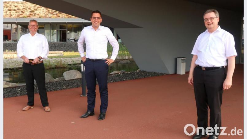 Oberbürgermeister Andreas Feller, Europaabgeordneter Christian Doleschal und ZMS-Verbandsdirektor Thomas Knoll (von links) trafen sich zum Gespräch im Gebäude des Zweckverbandes. Bild: Hirsch