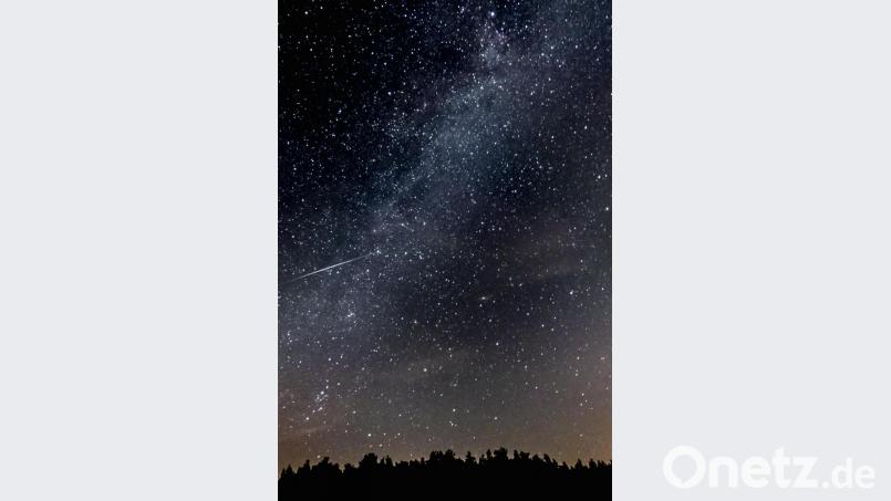 Diese Sternschnuppe über Grafenwöhr kann Ludwig Brunner mit seiner Kamera einfangen. Bild: Ludwig Brunnder/exb