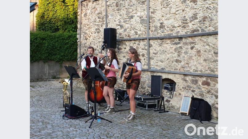 Die drei &quot;Zs&quot; sorgten für eine gelungene Premiere der &quot;Schönseer Abendklänge&quot;. Bild: Verwaltungsgemeinschaft Schönsee/exb