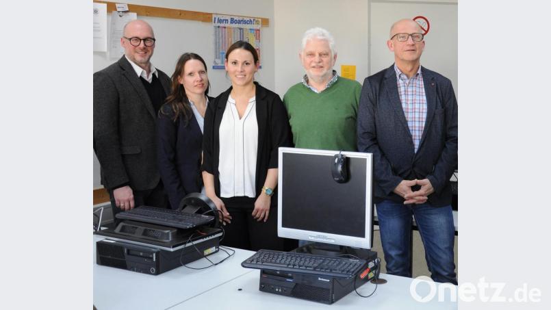 Roland Domogalla, Helmut Albrecht und Peter Blendowski (alle ISE) sowie Stefanie Bauer und Anne Weisser (Arbeitsagentur) empfehlen den Kurs allen Berufsrückkehrenden (von links). Bild: A.Stephan-Park/exb