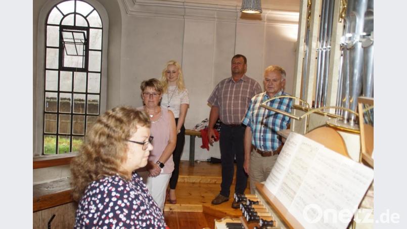 Elisabeth Schneider an der Orgel hatte mit dem Gesangsquartett die musikalische Begleitung zum Frauentag einstudiert. Bild: mmj