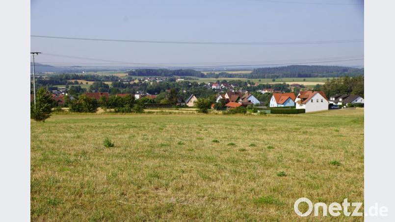 Idyllisch gelegen ist das Baugebiet Kulmain Nord. Die Gemeinde ist nun dabei, den fast 40 Jahre alten Bebauungsplan den zeitlichen Anforderungen anzupassen. Bild: bkr