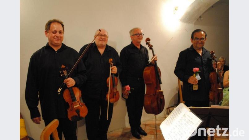 Am Ende genossen die Musiker den verdienten, anhaltenden Beifall des Publikums. Bild: gge