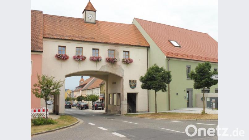 Wegen der Behebung der Brandschäden am Oberen Tor nach dem Unfall im Mai 2019 wird die Bundesstraße 14 für etwa drei Wochen gesperrt. Bild: ibj