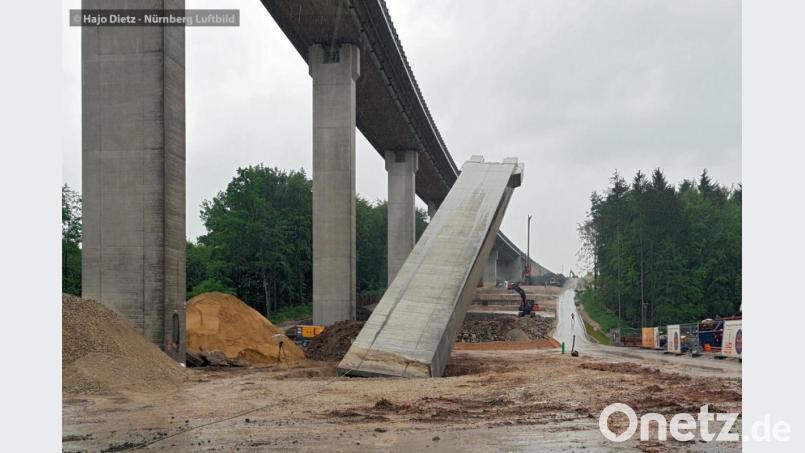 Im Juni fiel bereits dieser Pfeiler der alten Brücke. Jetzt ist ein weiterer an der Reihe. Bild: Hajo Dietz/ Nürnberg Luftbild