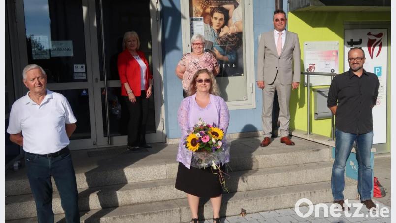 Tanja Lang (vorne, Mitte) ist neues Vorstandsmitglied der Baugenossenschaft &quot;Familienheim&quot;. Bild: Kunz