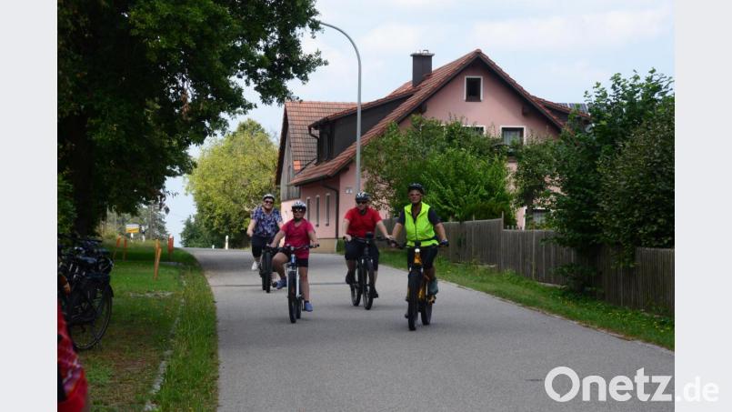 Zu 14 Ortsteilen führte der erste Rad-Aktionstag. So ganz nebenbei lernten die Teilnehmer etliche besondere Fleckchen der Marktgemeinde kennen. Bild: bey