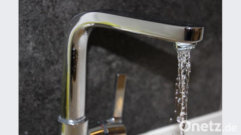 Beim Trinkwasser müssen die Bürger in Laub und Lauterbach vorsichtig sein. Vor dem Gebrauch muss das Wasser drei Minuten abgekocht werden. Bild: kro