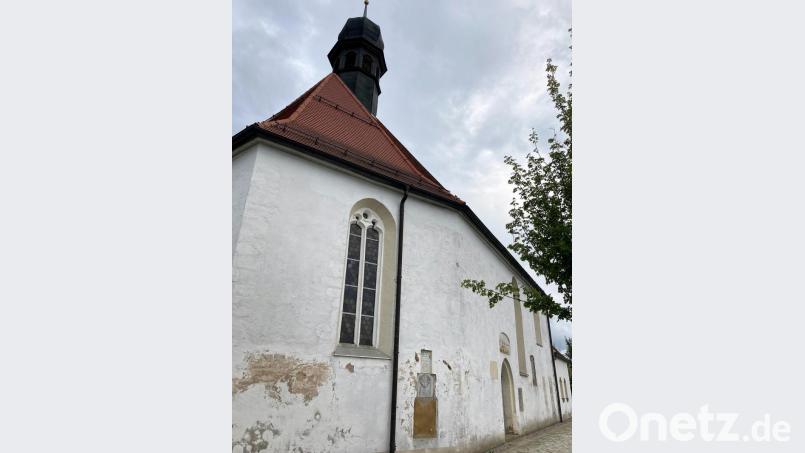 Die Außensanierung der Friedhofskirche ist - unübersehbar - dringend geboten. Bild: stg