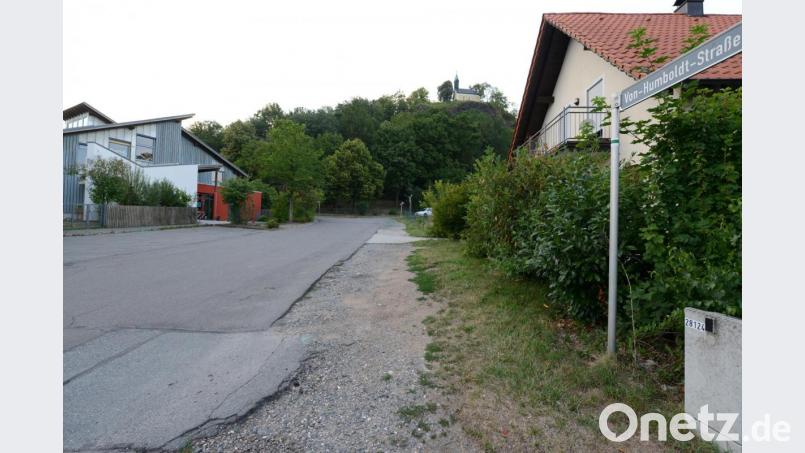 Der Bereich vor dem Kinderhaus St. Pankratius (links) ist problematisch. Diskussionen gab es nicht nur zur Pöanung, sondern auch zu den angedachten Materialien für den Ausbau. Bild: bey