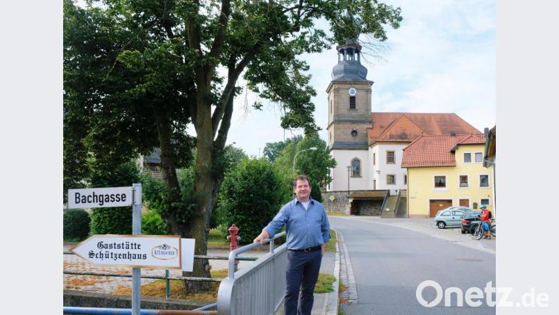 Zu den Schwerpunktthemen der künftigen Gemeindepolitik zählt Bürgermeister Alexander Goller die Dorferneuerung und den Hochwasserschutz in Oberbibrach. Ereignisse wie das Jahrhundert-Hochwasser erfordern rasches Handeln, sagt der neue Gemeindechef und verbindet diese Feststellung mit der beeindruckenden Solidarität der Bevölkerung nach der Flut vom 15. Juni. Diese Hilfsbereitschaft mache auch Mut für die Zukunftsgestaltung. Bild: do