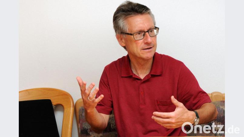 Jahrzehntelang war Stefan Hirblinger Priester und Lehrer im Kirchendienst, jetzt ist der 59-Jährige Ehemann, zweifacher Vater und Freiberufler. Bild: Stephan Huber